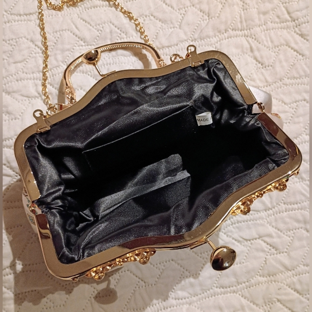 A Touch Of The Far East, Gold and Cream Satin Evening Bag - Picture 3 of 6